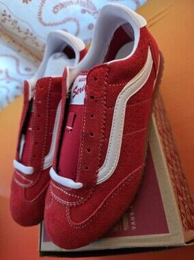 Vans Super Low Pro Red Suede Low-Top. Size Mens 7.5/Womens 9